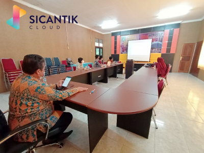 Sosialisasi Dan Bimtek Aplikasi Perizinan “SiCantik Cloud” Untuk Sektor Kesehatan