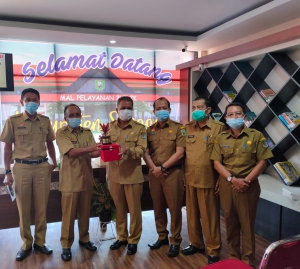KAJI TERAP PEMERINTAH KABUPATEN SINTANG DI MAL PELAYANAN PUBLIK KABUPATEN SANGGAU